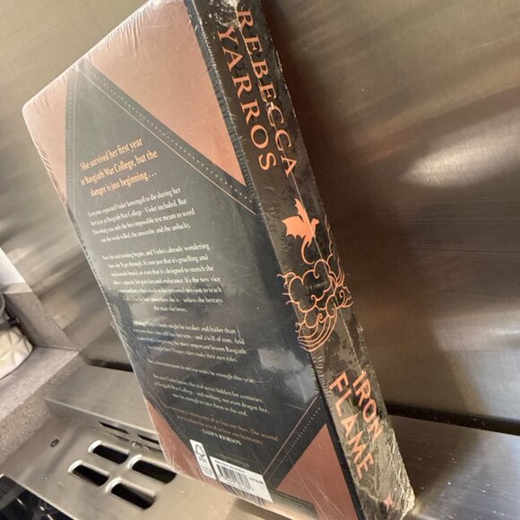 NEW Iron Flame UK International Edition Rebecca Yarros Empyrean Paperback Book - Picture 4 of 7